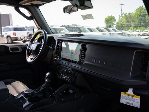 New 2026 Ford Bronco Badlands w/ Sasquatch Package AWD/4WD image 37