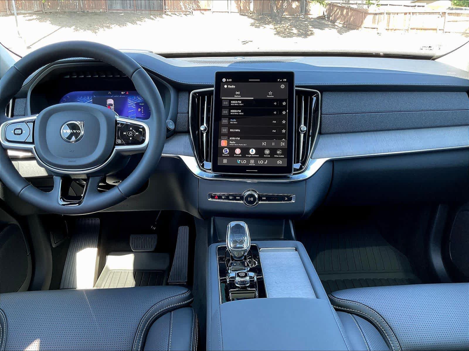 New 2026 Volvo XC90 T8 Ultra w/ Protection Package AWD/4WD image 9