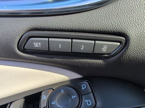 Used 2023 Buick Enclave Avenir w/ Avenir Technology Package image 24