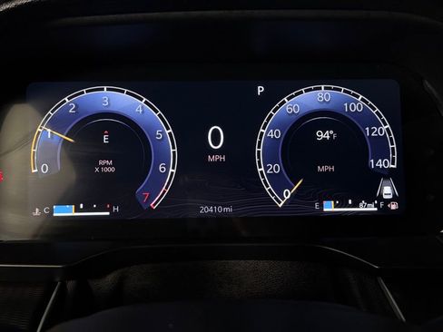 Used 2025 Jeep Grand Cherokee Altitude image 15