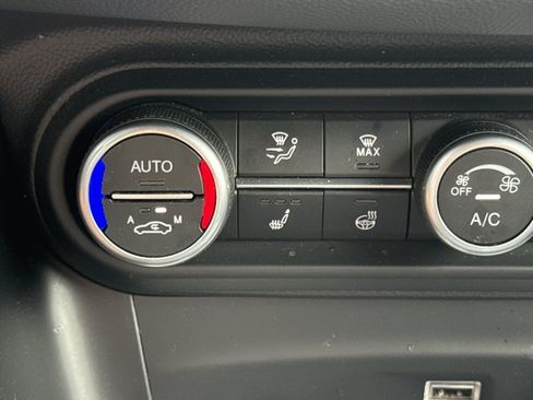 Used 2024 Alfa Romeo Stelvio Ti AWD/4WD image 21