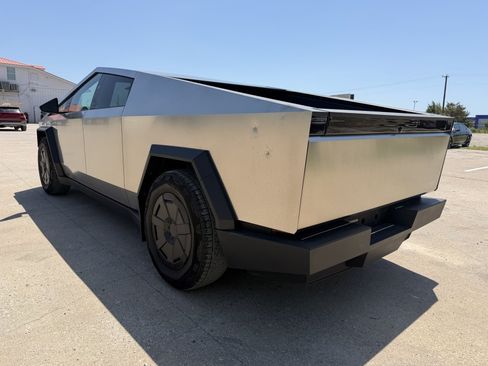 Used 2026 Tesla Cybertruck Cyberbeast AWD/4WD image 2