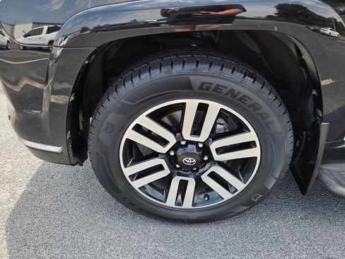 Used 2022 Toyota 4Runner Limited AWD/4WD image 5