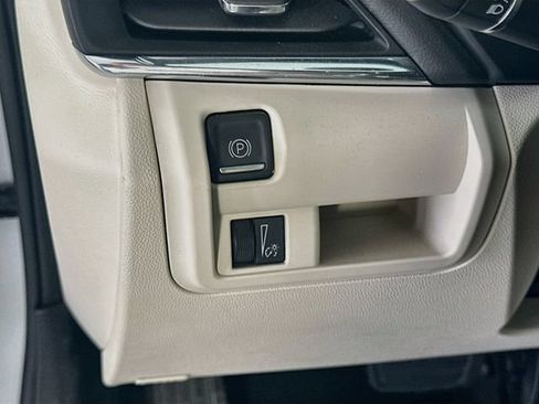 Used 2023 Cadillac CT4 Premium Luxury w/ Climate Package RWD image 10