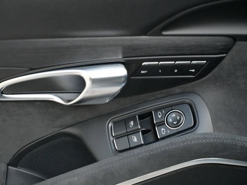 Used 2019 Porsche 911 Carrera GTS image 22