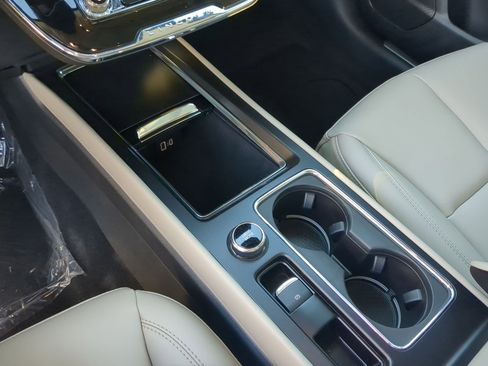 New 2026 Lincoln Corsair Premiere image 20