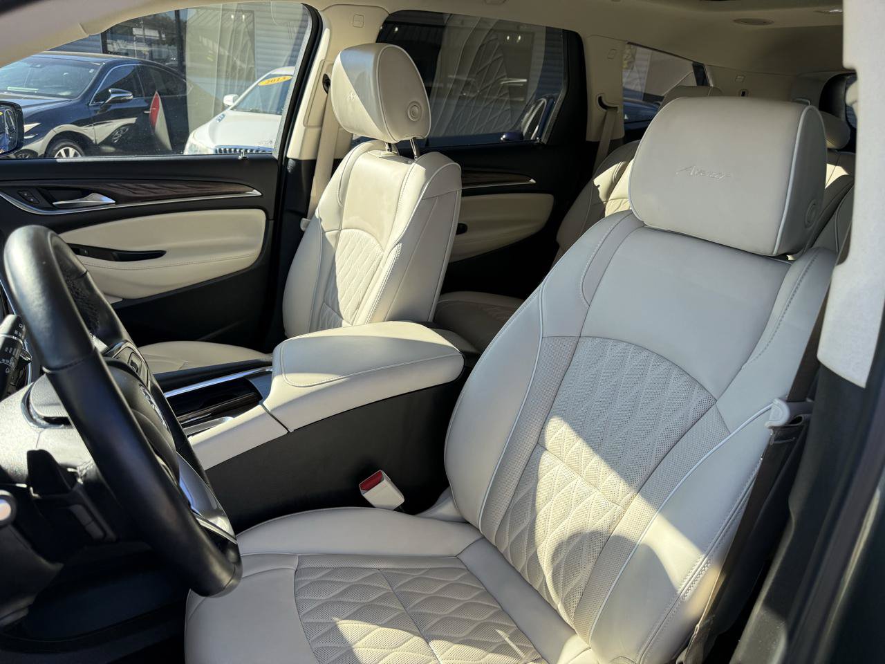 Used 2023 Buick Enclave Avenir w/ Avenir Technology Package FWD image 7