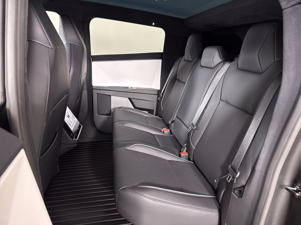 Used 2024 Tesla Cybertruck AWD Crew Cab image 22