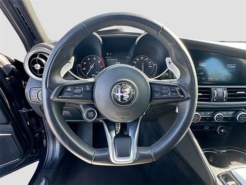 Used 2023 Alfa Romeo Giulia Sprint image 11