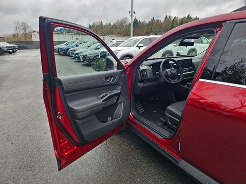 New 2026 Nissan Pathfinder SV image 17