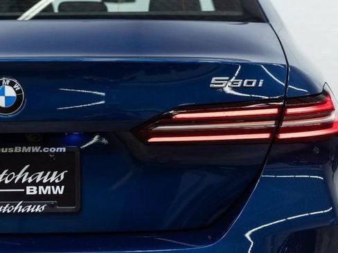 Certified 2026 BMW 530i xDrive AWD/4WD image 10