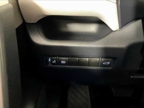 Used 2022 Toyota RAV4 XLE w/ Convenience Package AWD/4WD image 15