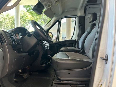 Used 2025 RAM ProMaster 2500 w/ Convenience Group FWD image 6