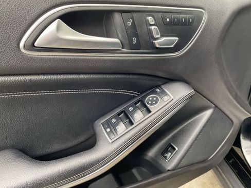 Used 2018 Mercedes-Benz GLA 250 4MATIC image 15