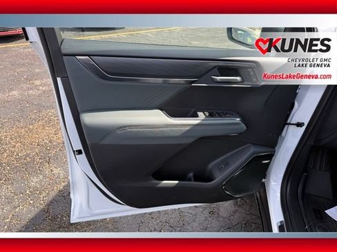 New 2026 GMC Acadia AT4 w/ Luxury Package AWD/4WD image 14