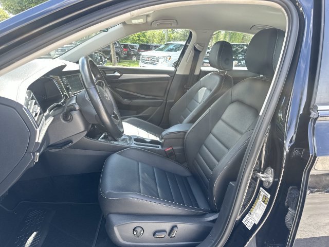 Used 2024 Volkswagen Jetta SE FWD image 30