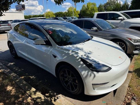 Used 2022 Tesla Model 3 Long Range AWD/4WD image 25