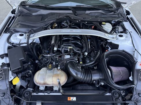 Used 2016 Ford Mustang Shelby GT350 w/ Technology Package image 22