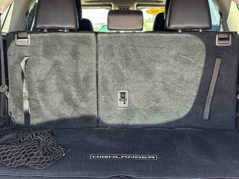 Used 2020 Toyota Highlander Limited image 22