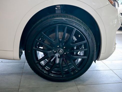 Used 2022 Maserati Levante Modena AWD/4WD image 39