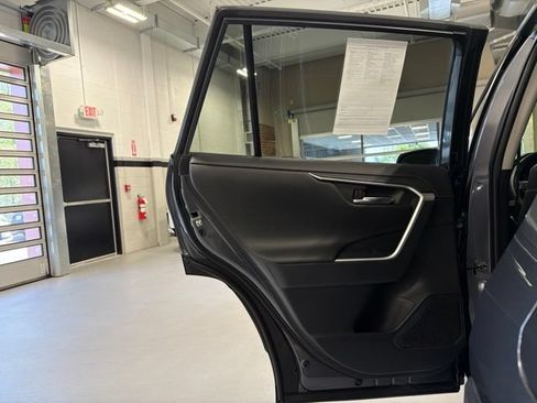 Used 2019 Toyota RAV4 Limited w/ Carpet Mat Package AWD/4WD image 27