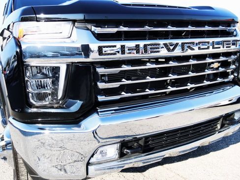 Used 2023 Chevrolet Silverado 3500 LTZ w/ LTZ Convenience Package image 21