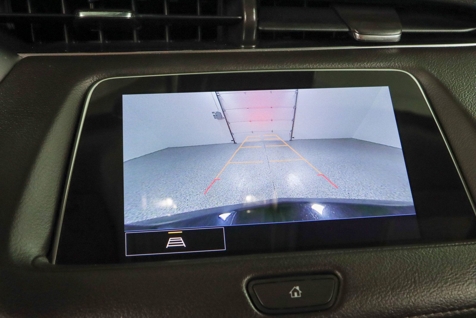 Used 2023 Cadillac XT4 Premium Luxury w/ Cold Weather Package FWD image 19
