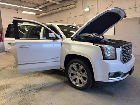 Used 2018 GMC Yukon Denali AWD/4WD image 7