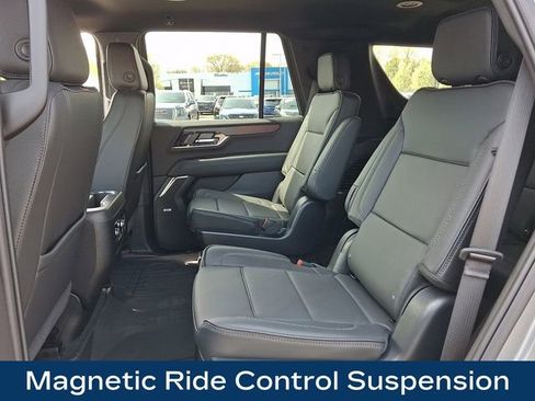 Used 2025 GMC Yukon Denali w/ LPO, Floor Liner Package AWD/4WD image 18