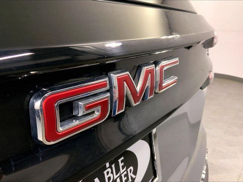 Used 2025 GMC Acadia Elevation FWD image 30