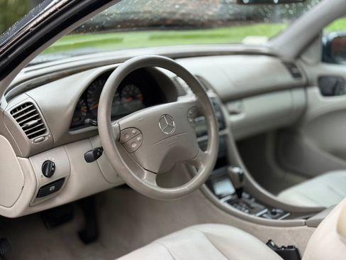 Used 2001 Mercedes-Benz CLK 430 Coupe image 15