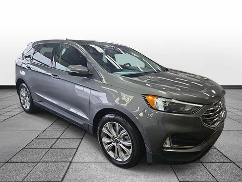 Used 2022 Ford Edge Titanium AWD/4WD image 3