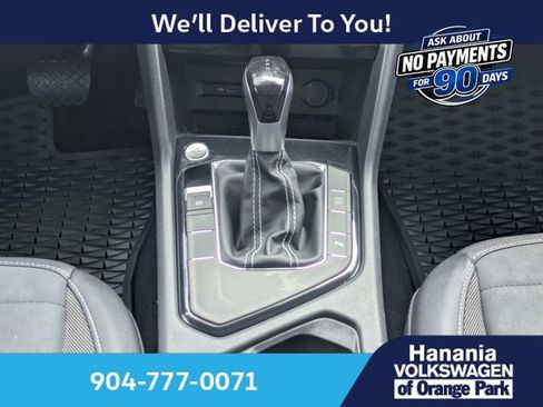 Used 2025 Volkswagen Taos SE FWD image 33