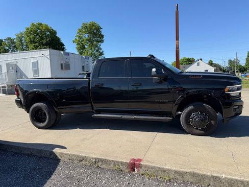 Used 2022 RAM 3500 Laramie AWD/4WD image 5