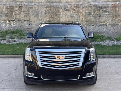 Used 2019 Cadillac Escalade ESV Platinum AWD/4WD image 5