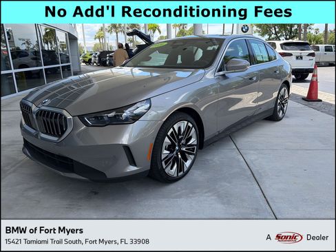 Used 2026 BMW 530i RWD image 1