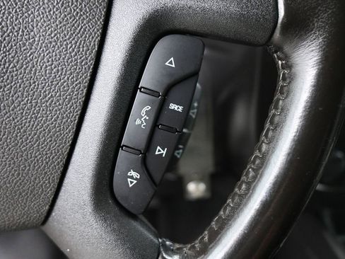Used 2022 Chevrolet Express 2500 w/ Driver Convenience Package RWD image 6
