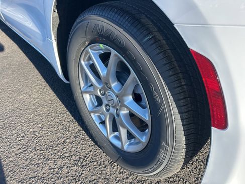 New 2026 Chrysler Voyager LX image 20