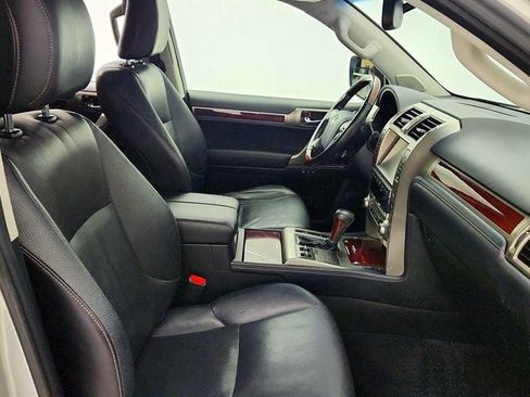 Used 2016 Lexus GX 460 w/ Premium Package AWD/4WD image 23