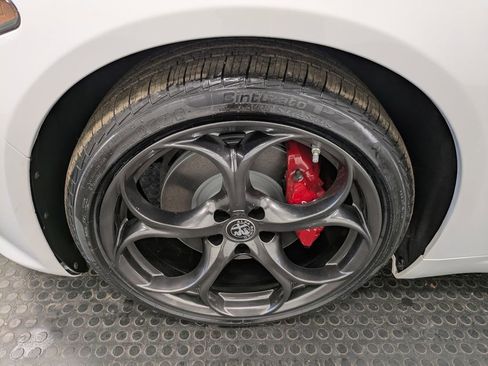 Used 2025 Alfa Romeo Giulia AWD w/ Driving Assist Package image 7