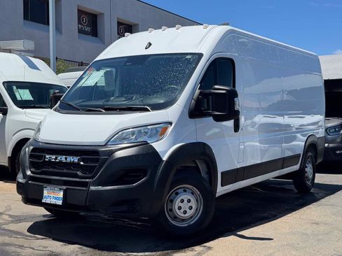 Used 2023 RAM ProMaster 2500 FWD image 2