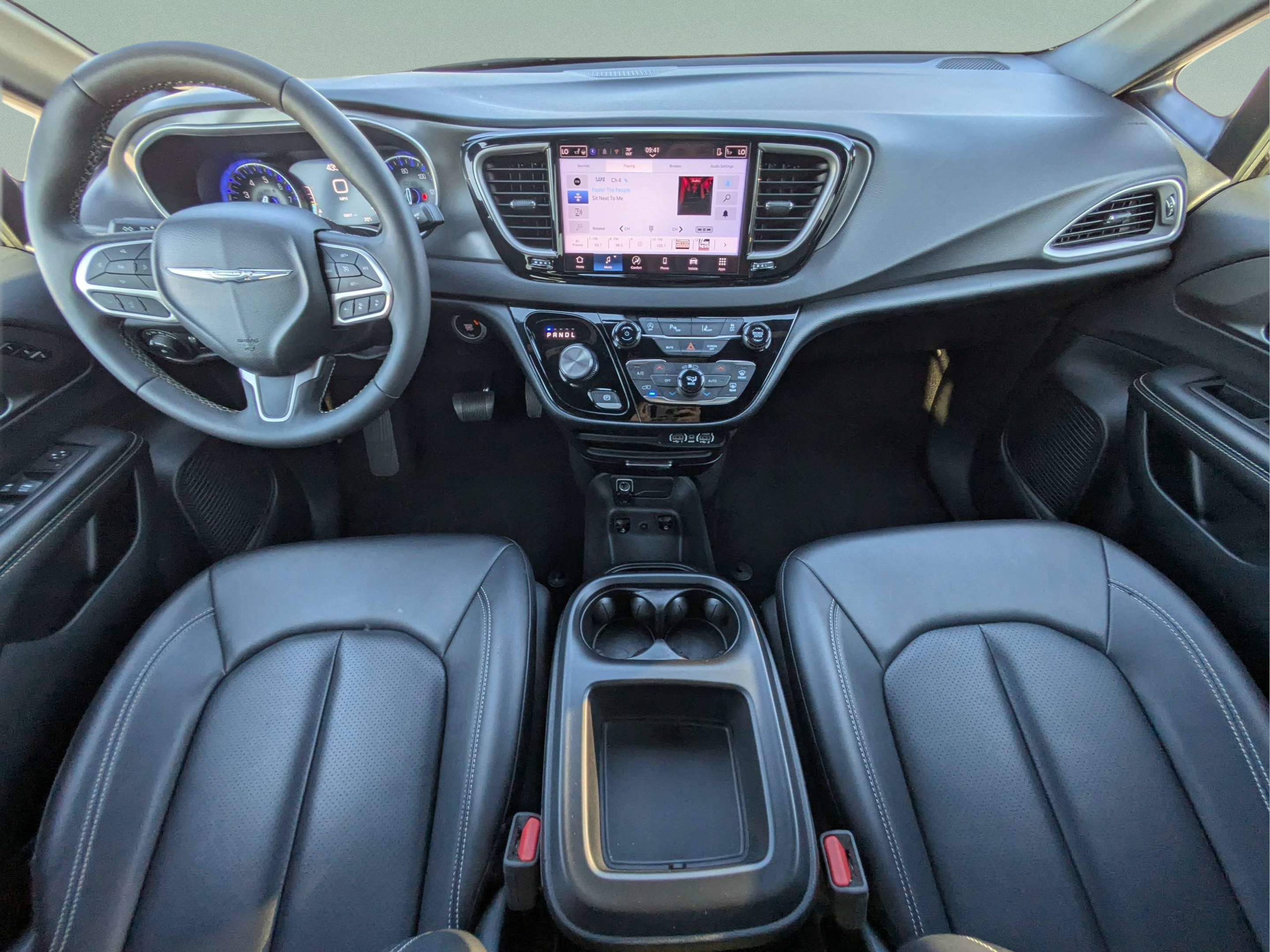 Used 2025 Chrysler Pacifica Select FWD image 10