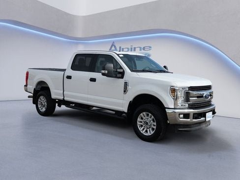 Used 2018 Ford F250 XLT w/ Camper Package image 7