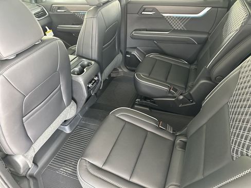 New 2026 GMC Acadia Denali w/ Super Cruise Package FWD image 31