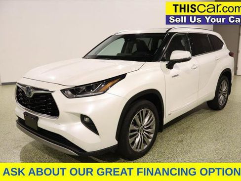 Used 2021 Toyota Highlander Platinum image 3