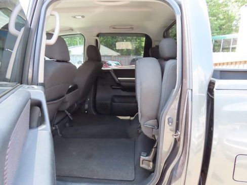 Used 2009 Nissan Titan SE w/ SE Drivers Convenience Pkg image 11