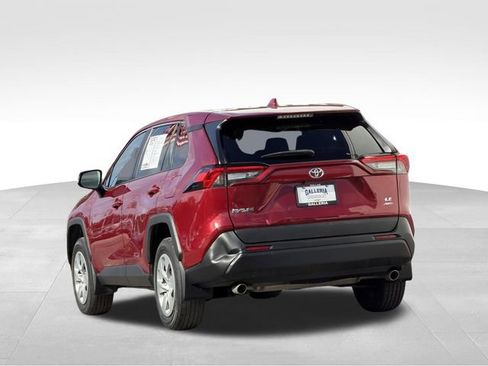 Used 2023 Toyota RAV4 LE AWD/4WD image 5