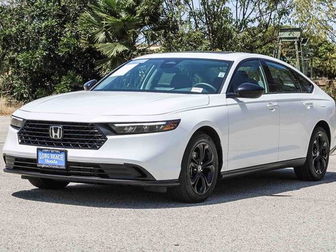 Certified 2025 Honda Accord SE image 3