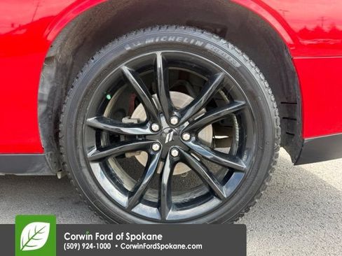 Used 2018 Dodge Challenger SXT w/ Blacktop Package RWD image 9