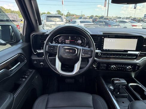 Used 2024 GMC Sierra 1500 Elevation w/ Elevation Premium Package RWD image 29